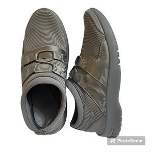 Bzees Women's “Anytime” Slip On Sneakers comfort shoe women’s 7 Gray camo detail